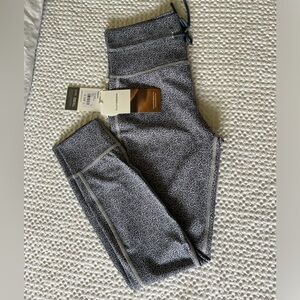 Vuori Women’s Leggings NWT!